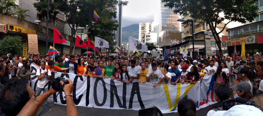 Una vez más la capital venezolana fue tomada por dos movilizaciones políticas que...