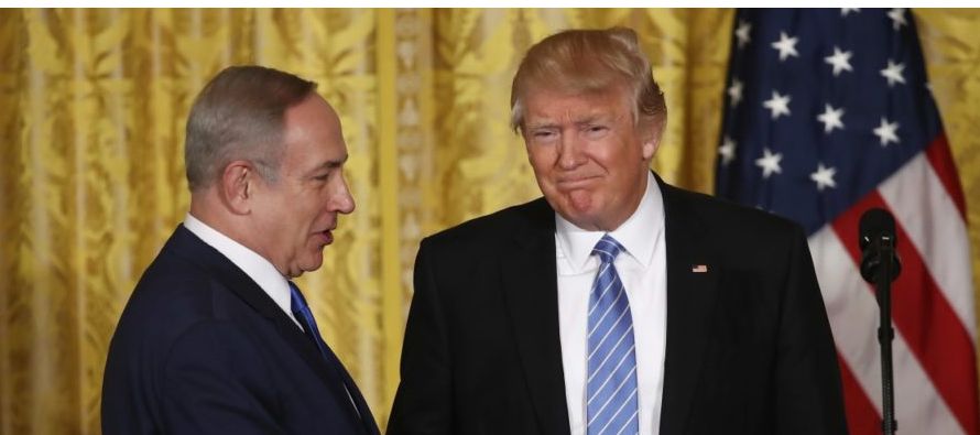 Al recibir en la Casa Blanca al primer ministro israelí, Benjamín Netanyahu, Trump...