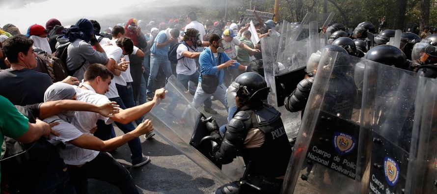Venezuela vive una crisis terminal; de gobierno, régimen y Estado al mismo tiempo. 