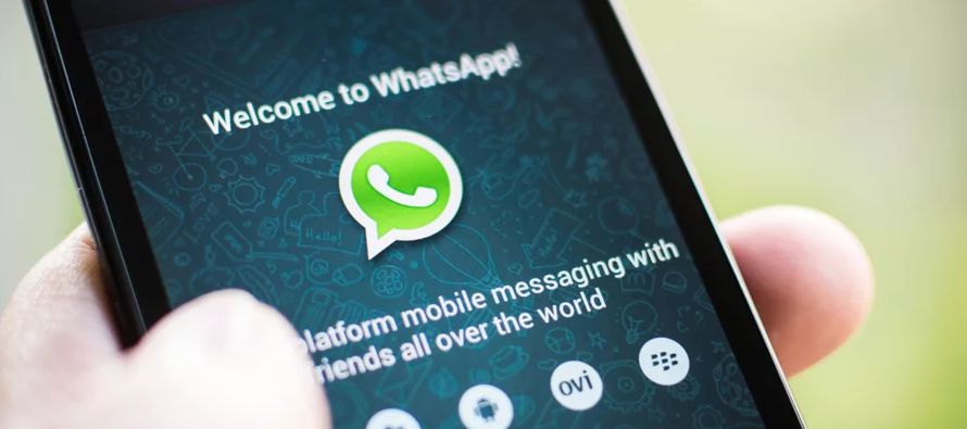 Whatsapp cuenta con 1,200 millones de usuarios activos al mes y cada día se envían a...