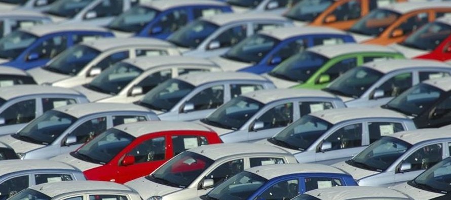 La demanda de autos, vehículos deportivos utilitarios (SUV por sus iniciales en...