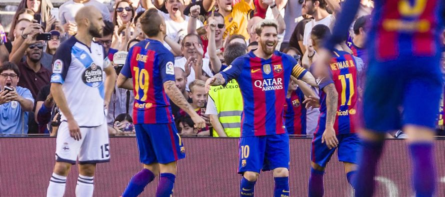 El Barcelona se mantuvo el sábado en lo más alto de la liga española de...