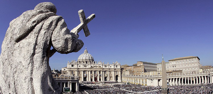 El Vaticano registró en 2015 un déficit de 12,4 millones de euros, casi la mitad del...