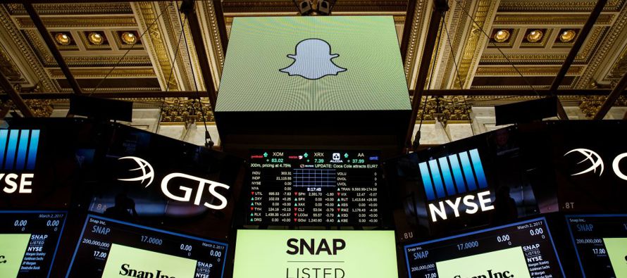 Los títulos subieron un 44 por ciento el jueves, valorando la matriz de Snapchat, una...