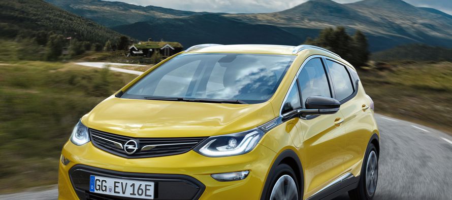 La francesa PSA Group, fabricante de Peugeot, acordó el lunes comprar la deficitaria Opel a...