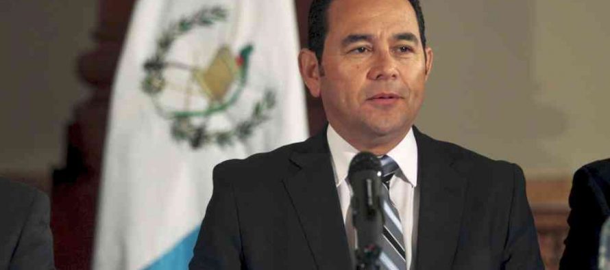 El presidente de Guatemala, Jimmy Morales, admitió hoy que las 37 niñas muertas por...