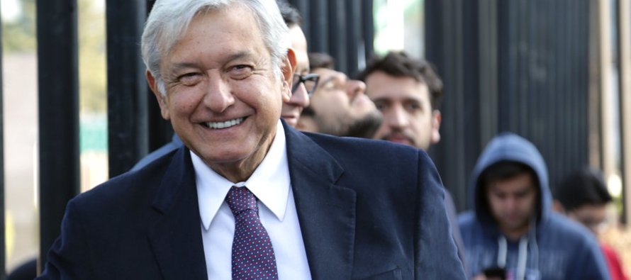 Andrés Manuel López Obrador expresó su apoyo el lunes a inmigrantes mexicanos...
