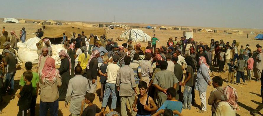 Ante la imposibilidad de acceso al campo de desplazados sirios de Rukban, en la linde entre Siria y...