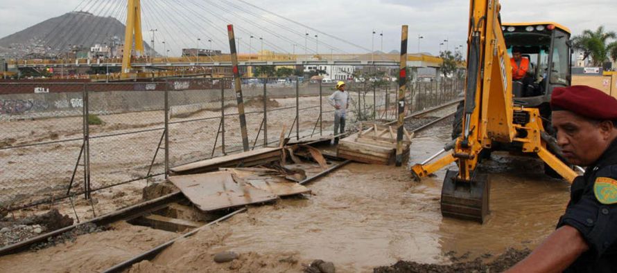 El Indeci indicó que las inundaciones han dejado en la norteña Piura 6 personas...