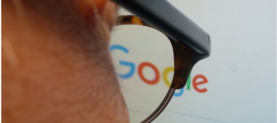 Google se comprometió el martes a incrementar el personal y reformular sus políticas...