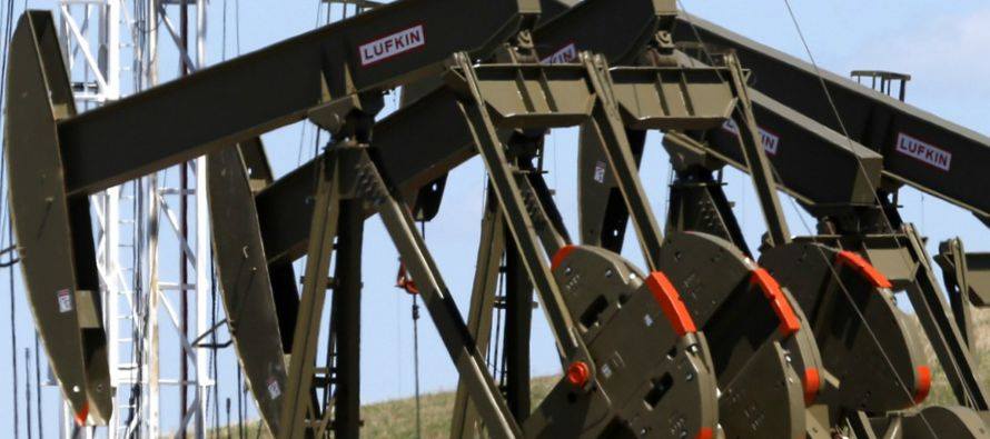 El petróleo West Texas Intermediate de Estados Unidos cayó 88 centavos, o un 1,8 por...