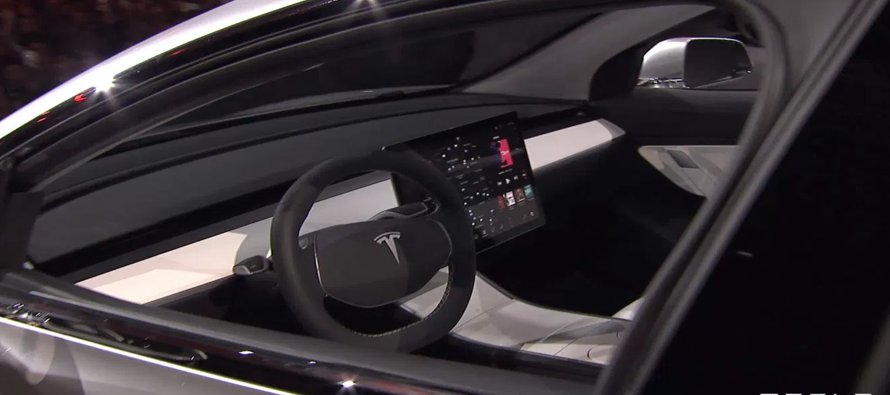 Tesla ha indicado que el Model 3 contará con la última versión del sistema...