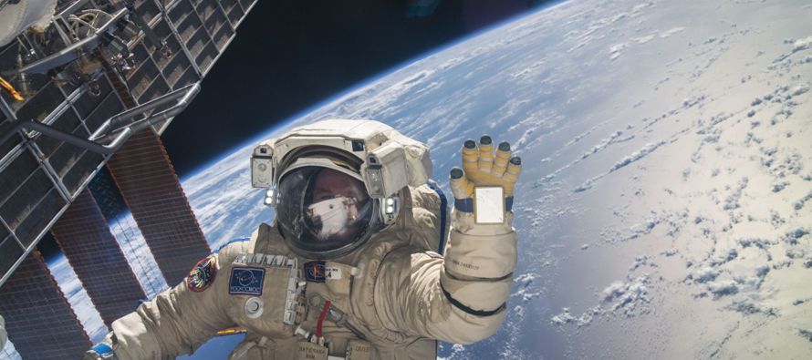 Trabajando a 402 kilómetros sobre la Tierra, los astronautas esperaban que la caminata...