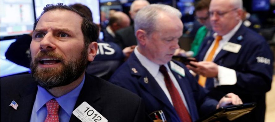 A 60 minutos del esperado voto, los tres principales indicadores de Wall Street -el Dow Jones, S&P...