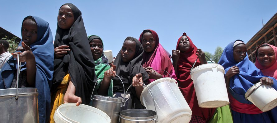 Las hambrunas derivadas en parte de conflictos internos que enfrentan Nigeria, Somalia y...