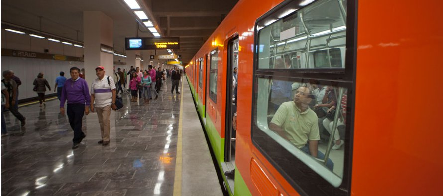 El metro de la Ciudad de México transporta diariamente a cerca de seis millones de personas...