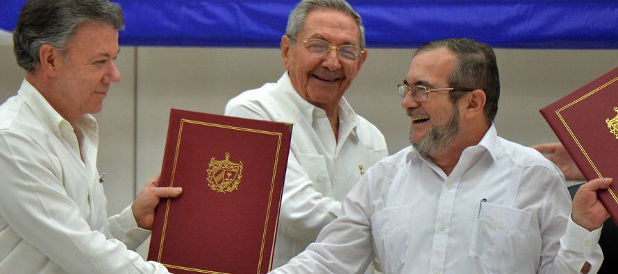 Tanto las Fuerzas Armadas colombianas como las FARC han cumplido de forma increíble el cese...
