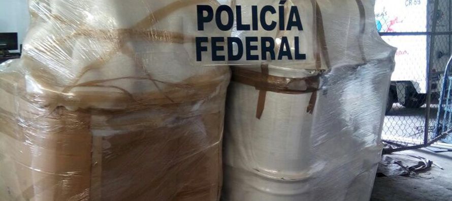  La Policía Federal de México incautó tres toneladas de cianuro de sodio en el...
