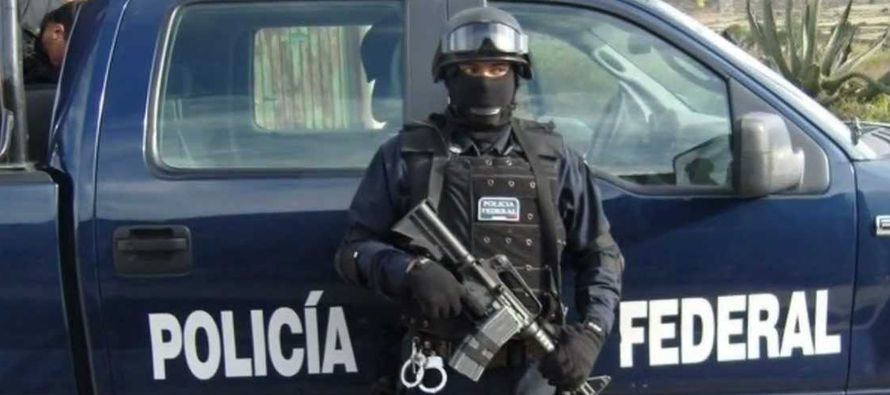 Un comandante de la Policía Federal de México enfrenta cargos en Estados Unidos por...