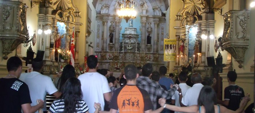 Brasil sigue siendo el país con más católicos del mundo, con 172,2 millones,...