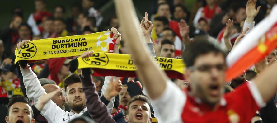 Las aficiones del Borussia Dortmund y del Mónaco se mostraron hoy dispuestas a hermanarse...