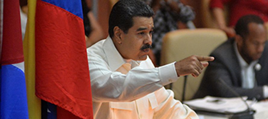 El presidente venezolano agregó que tiene poderes constitucionales para hacer eso ante el...