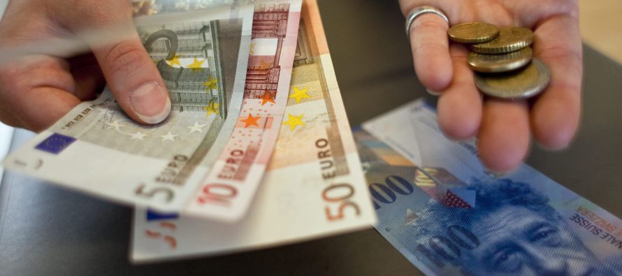 Suiza negó hoy que manipule el franco suizo y atribuyó la fortaleza de su moneda en...