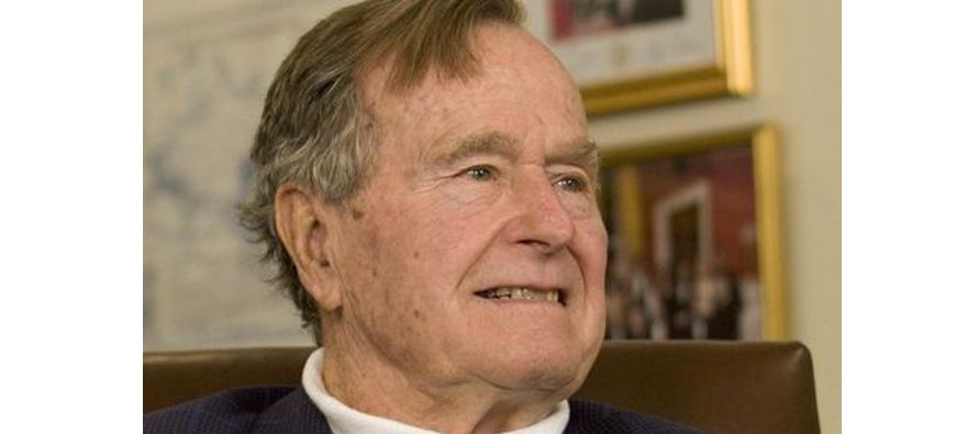 Bush, el ex mandatario vivo más longevo de Estados Unidos, fue vicepresidente durante los...