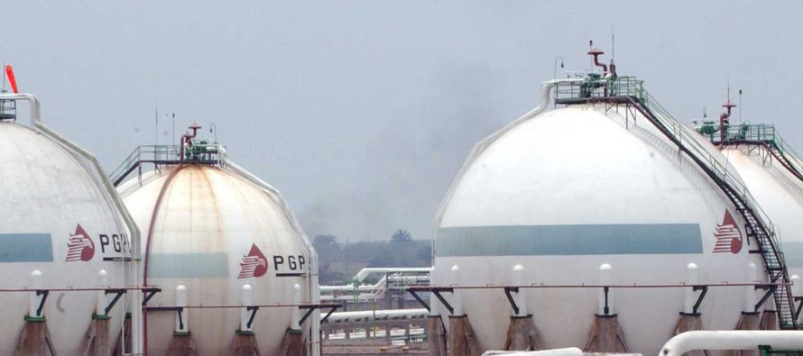 La petrolera estatal mexicana Pemex planea asociaciones en plantas de hidrógeno en sus...