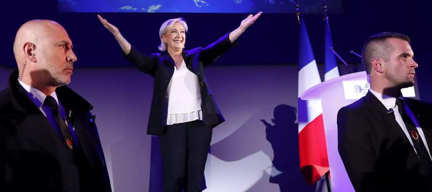 Por primera vez en la historia moderna de Francia, los votantes dejaron fuera de la lucha por la...