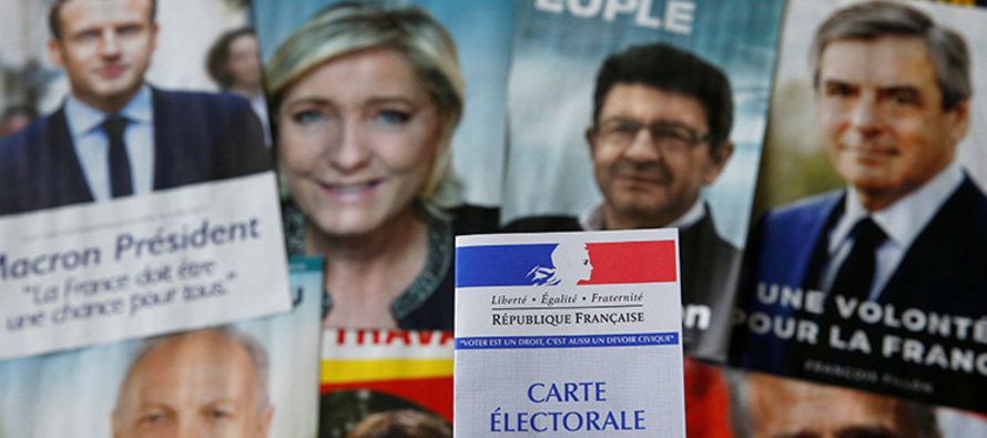 Este domingo, el candidato a la Presidencia de Francia, Emmanuel Macron del movimiento ¡En...