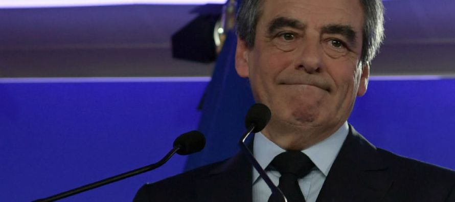 El candidato conservador a la Presidencia de Francia, François Fillon, se convirtió hoy en...