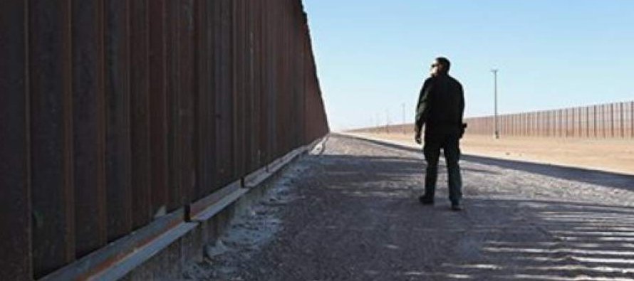 Estimaciones internas del Departamento de Seguridad Nacional sostienen que el costo total del muro...