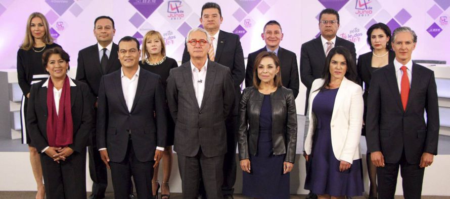 Los seis candidatos a la presidencia del Estados de México celebraron en Toluca este martes...