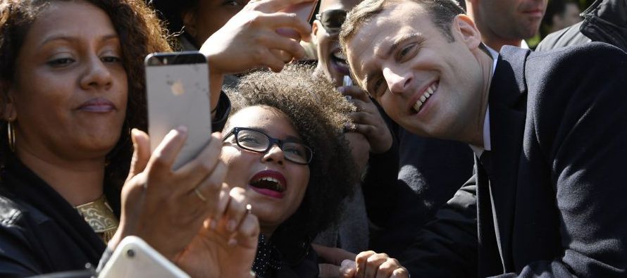 El presidente electo de Francia, Emmanuel Macron, cumplió el jueves su promesa de nombrar la...