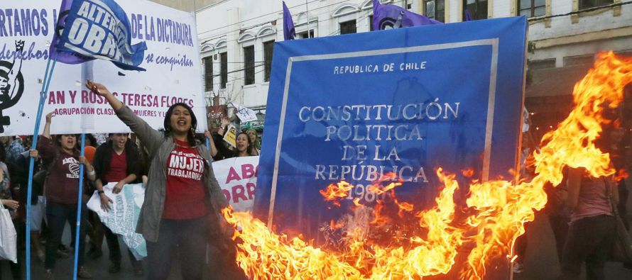 La presidenta Bachelet convocó hace 18 meses a los ciudadanos a un proceso, cuyo objetivo es...