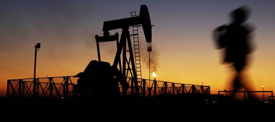 El petróleo referencial de Estados Unidos subió 50 centavos o un 1,6 por ciento, a...