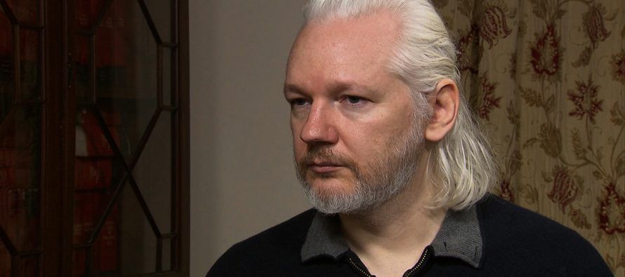  El fundador de Wikileaks, Julian Assange, dijo el viernes que estaba preparado para conversar con...