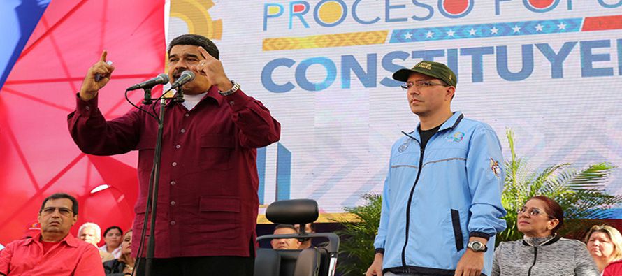 Para Maduro, las posturas asumidas por el inquilino de la Casa Blanca son parte del...