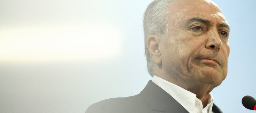 El cerco se va estrechando sobre el presidente de Brasil, Michel Temer, en medio de sus...