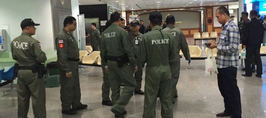 La explosión de una bomba en un hospital de la capital tailandesa, Bangkok, dejó 24...
