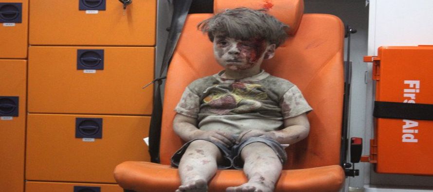 Las imágenes de agosto de 2016 fueron distribuidas por Aleppo Media Center, un grupo...