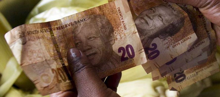 El anuncio la víspera en Ciudad del Cabo sobre la reducción en 0.7 del PIB de enero a...