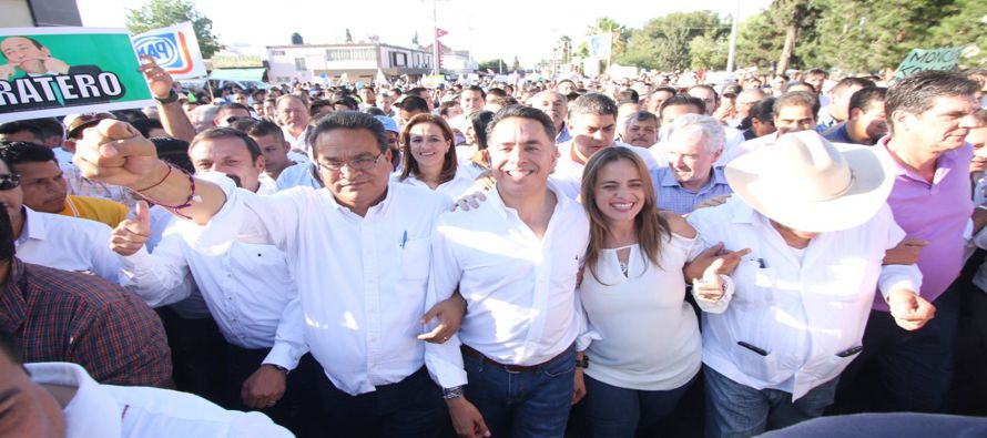 El grupo opositor, llamado Frente por la Dignidad de Coahuila, afirma que el 20% de los paquetes...