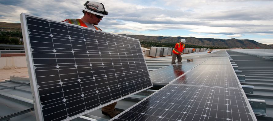 Las acciones de First Solar Inc subieron un 3,2 por ciento a 38,42 dólares y las de SunPower...