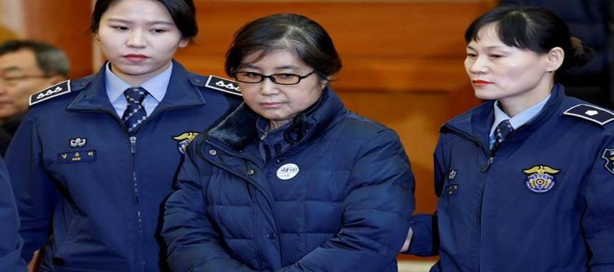 La corte considera que Choi presionó a la universidad para que admitiera en 2015 bajo una...