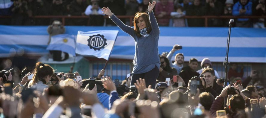 Muchos pensaron que Cristina Fernández de Kirchner estaba acabada con la derrota electoral...
