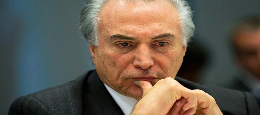 Collor de Mello y Rousseff acabaron destituidos pero en su caso se trató de procesos...