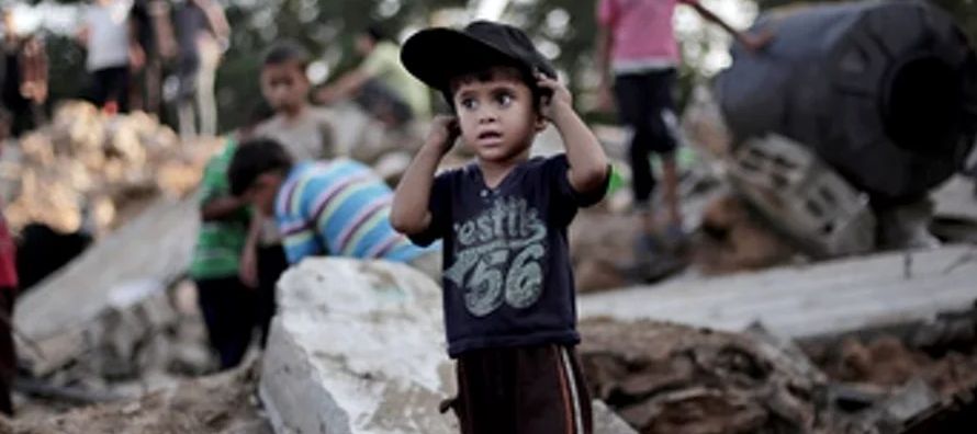 En su boletín humanitario, la OCHA refleja ejemplos de niños palestinos detenidos por...