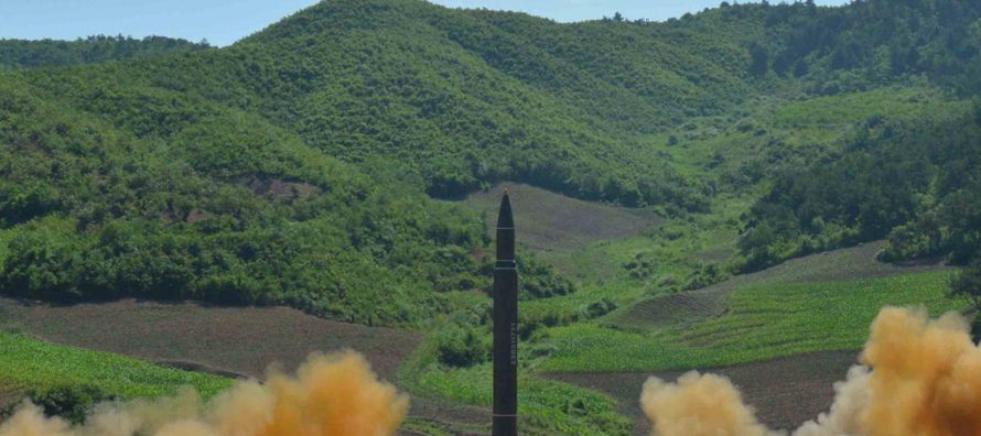 El lunes, Corea del Norte lanzó con éxito un misil balístico intercontinental....